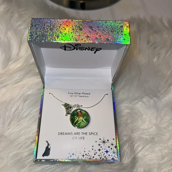 Disney Tiana from the princess and the frog “Dreams are the spice…” Necklace NIB - Picture 2 of 5